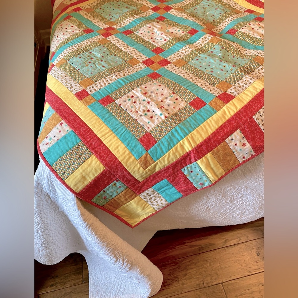 Bee themed single/baby quilt 🐝